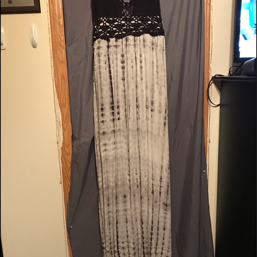 🖤⚪️Spaghetti Strapped Long Dress🖤⚪️